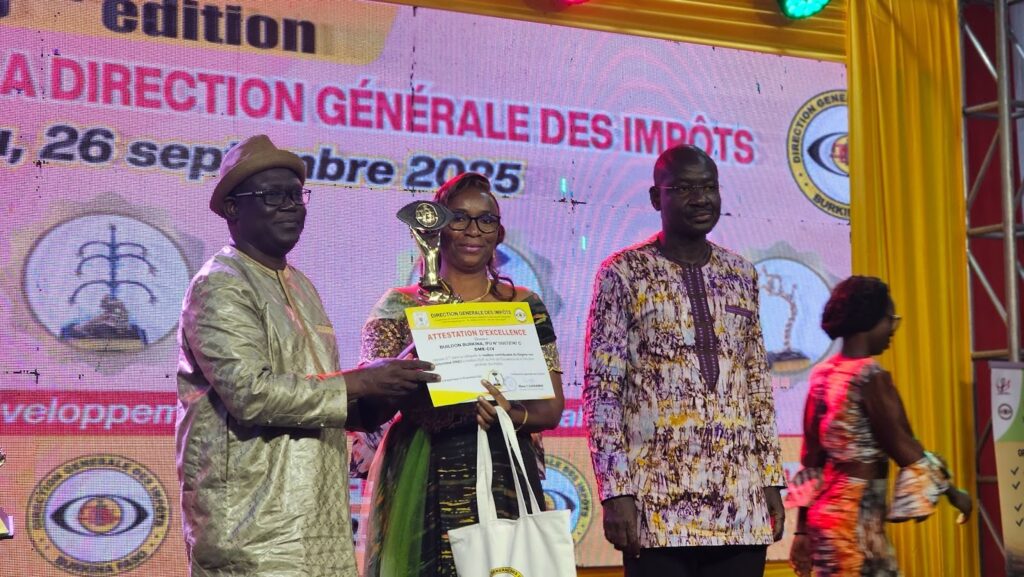 Burkina Faso’s Ministry of Economy’s National Tax Department awarded buildOn the Second Prize for Best Nonprofit in the country.