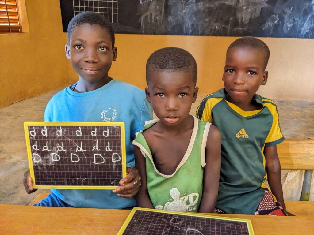 Enroll students in Minissia, Burkina Faso.
